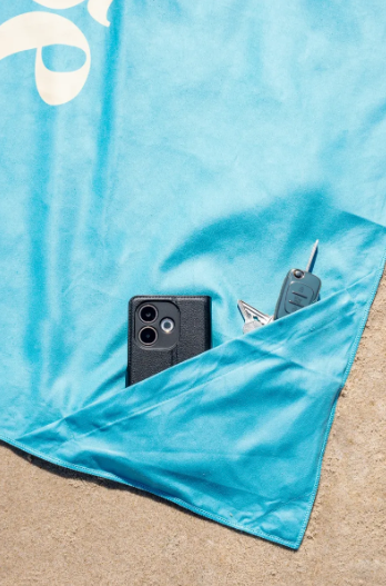 TowelEase Beach Towel Ultrasoft with Magnets, Pockets & Sand-free!