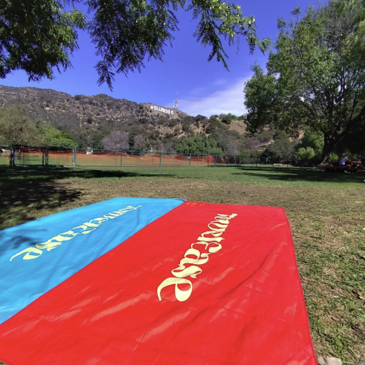 TowelEase Beach Towel Ultrasoft with Magnets, Pockets & Sand-free!